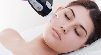 Kas ir frakcionēta sejas ādas atjaunošana