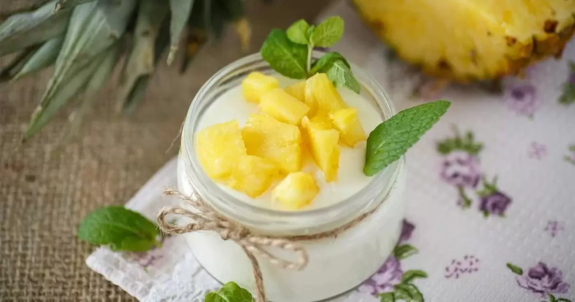 jogurts un ananāsi ādas atjaunošanai